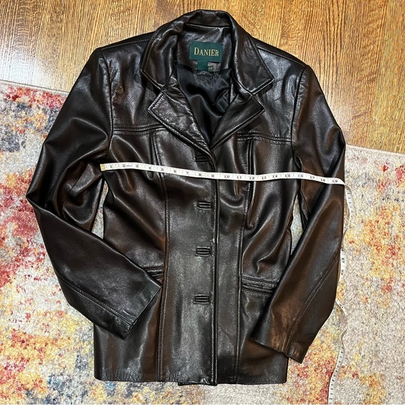 Women's Danier Black Leather Classic Blazer Style Jacket Size - Picture 8 of 11